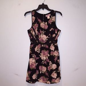SIZE SMALL DRESS